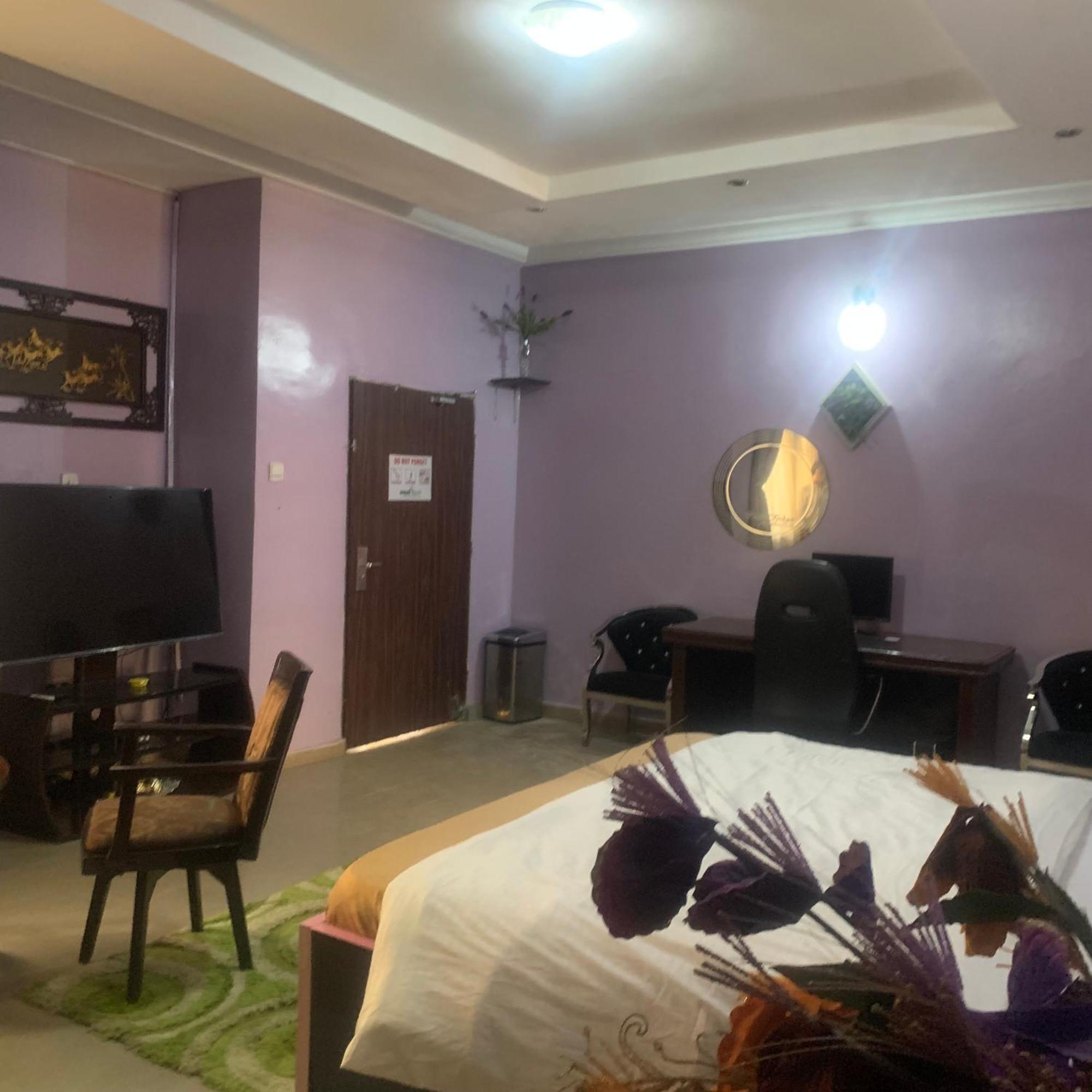 Health Plaza Abuja Aparthotel Luaran gambar