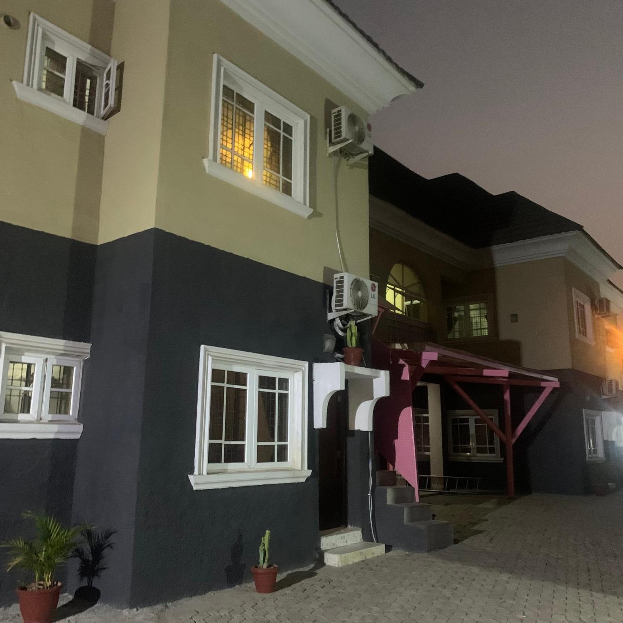 Health Plaza Abuja Aparthotel Luaran gambar