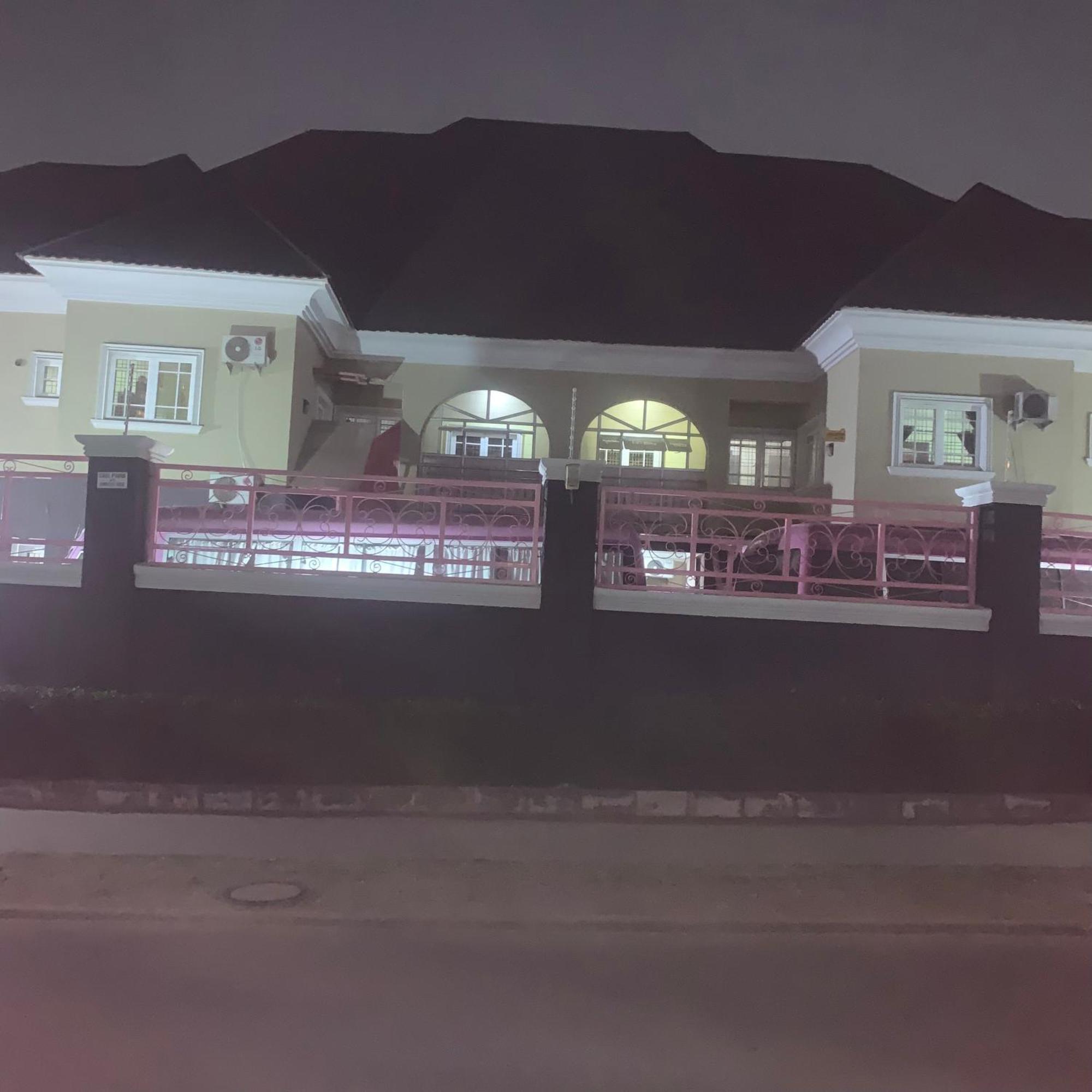 Health Plaza Abuja Aparthotel Luaran gambar