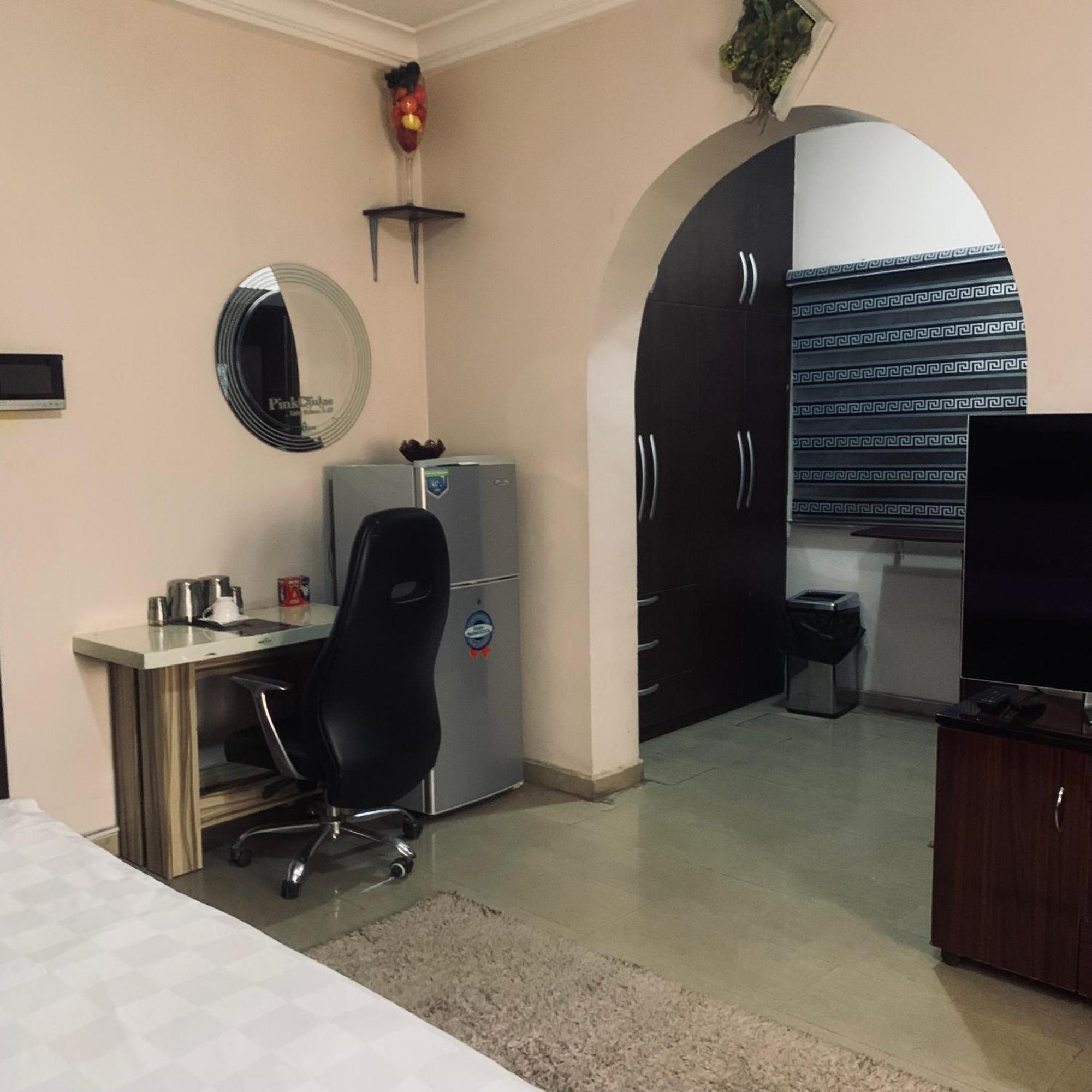 Health Plaza Abuja Aparthotel Luaran gambar