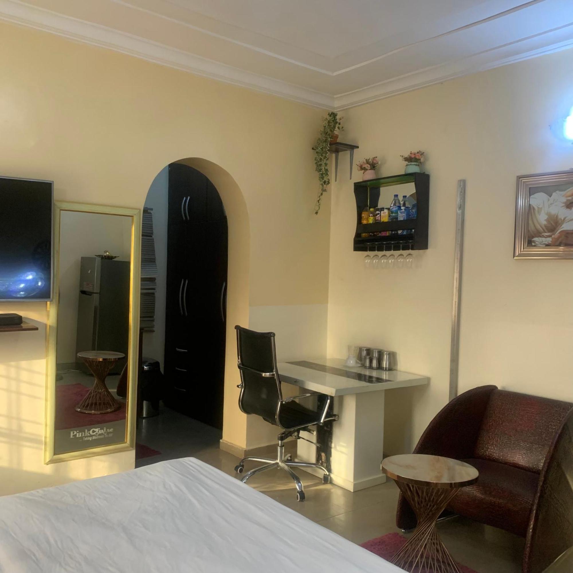 Health Plaza Abuja Aparthotel Luaran gambar