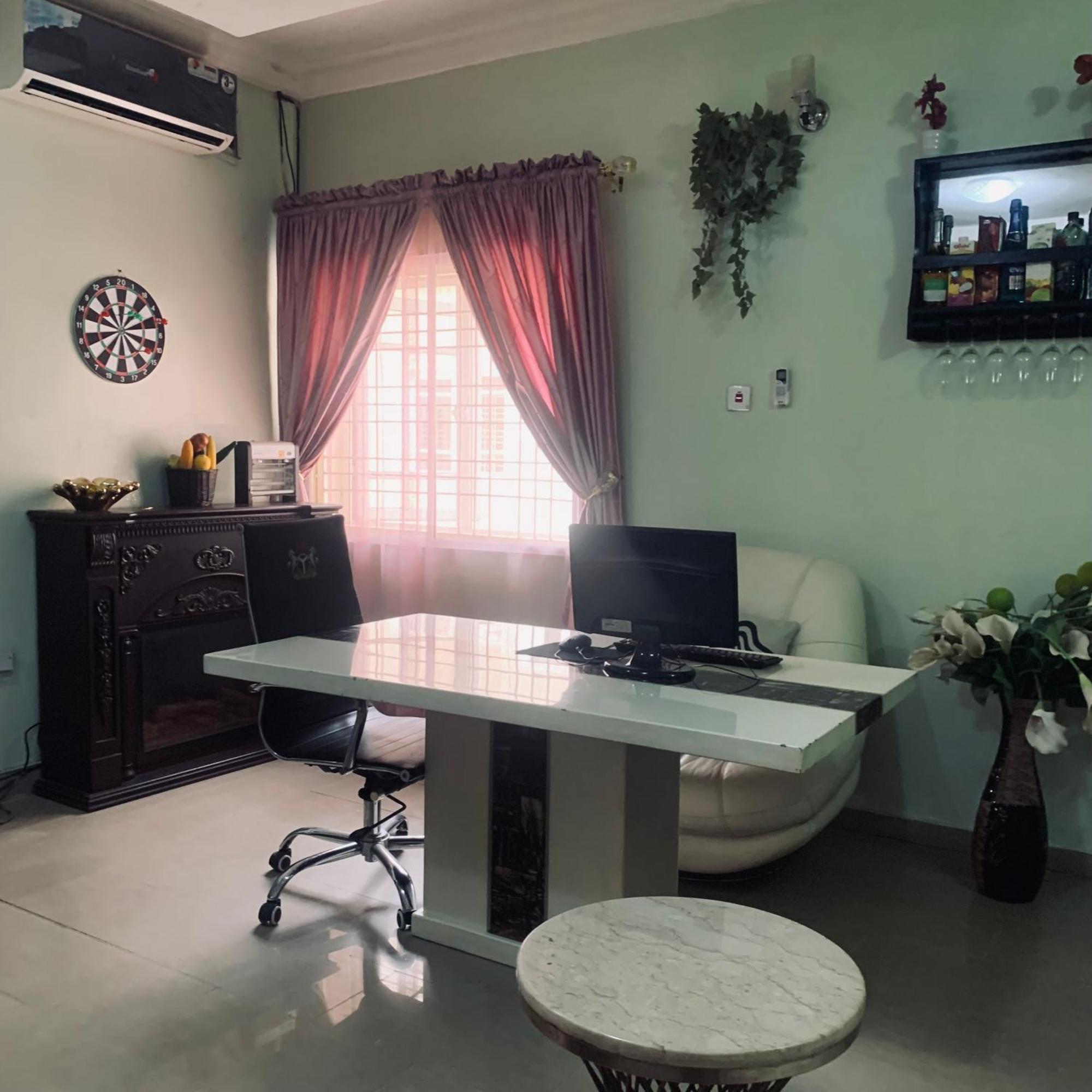 Health Plaza Abuja Aparthotel Luaran gambar